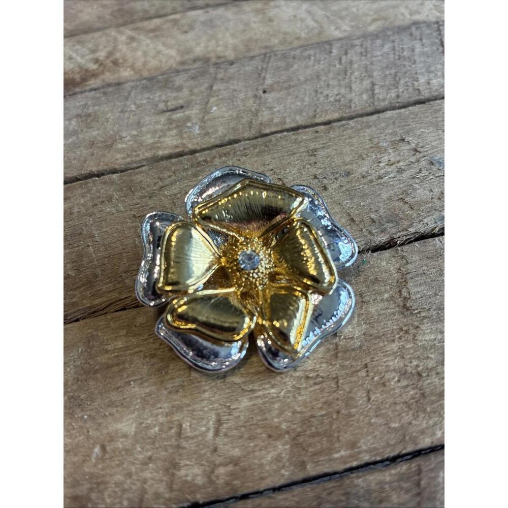 STUNNING VINTAGE ESTATE SIGNED AAI RHINESTONE FLOWER BROOCH!